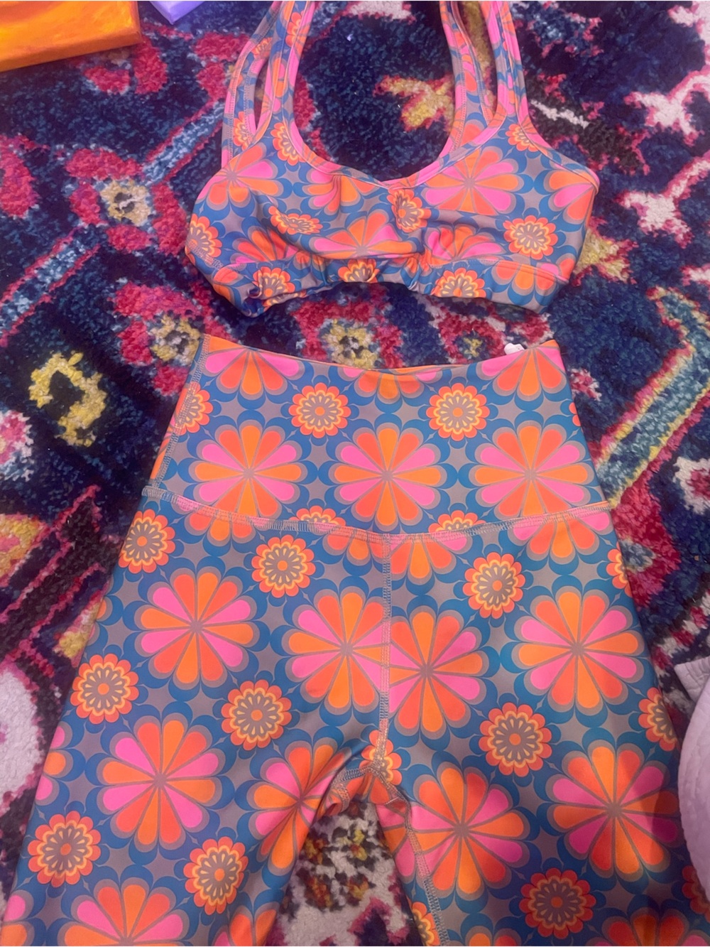 Beyond Yoga Bold Floral Set ~ Shorts and Sports Bra - Picture 1 of 4